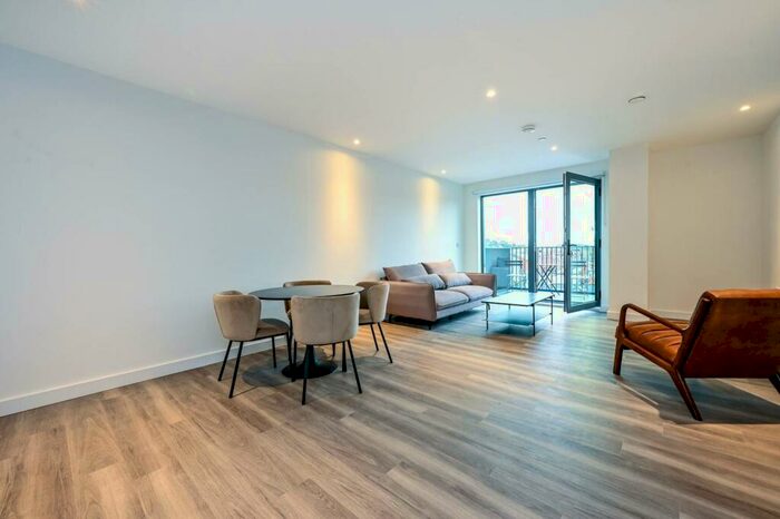 2 Bedroom Flat To Rent In The Mint, Guildford, GU1