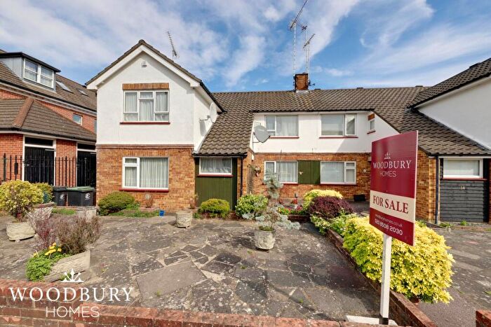 2 Bedroom Maisonette For Sale In Algers Road, Loughton, IG10
