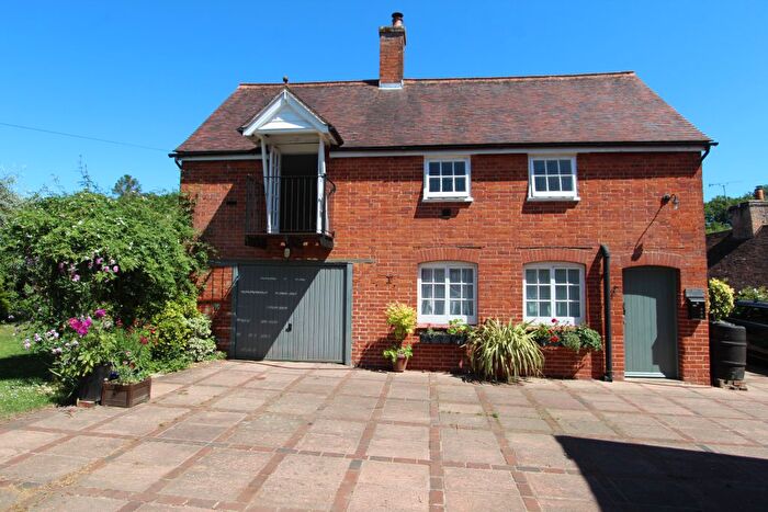 1 Bedroom Flat To Rent In Bridge Street, Wickham, PO17