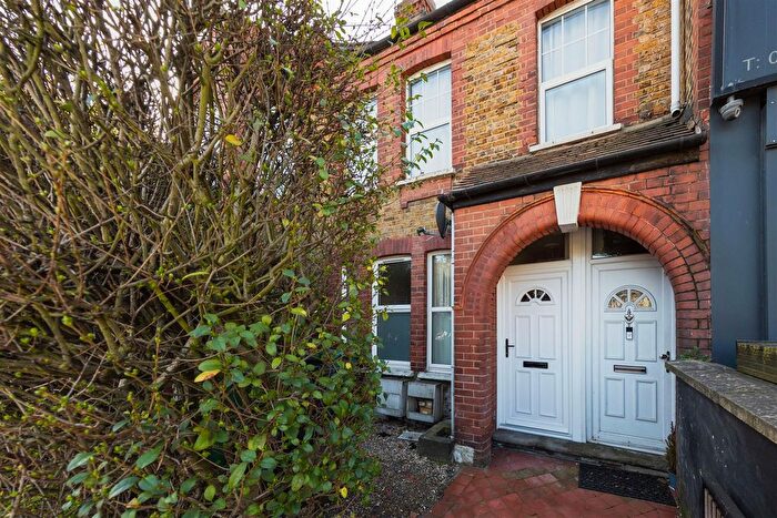 2 Bedroom Flat For Sale In Chingford Road, Walthamstow, E17