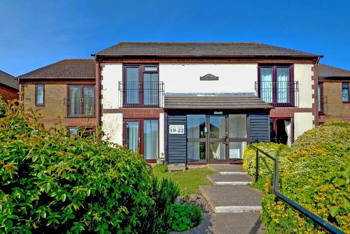 2 Bedroom Flat For Sale In Rose Court, Aigburth Avenue, Rose Geen, Bognor Regis, West Sussex, PO21