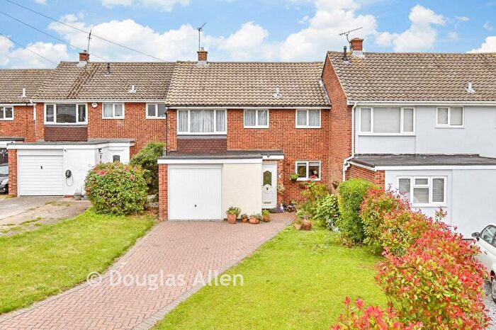 3 Bedroom Terraced House For Sale In Wyatts Green Lane, Wyatts Green, Brentwood, Essex, CM15