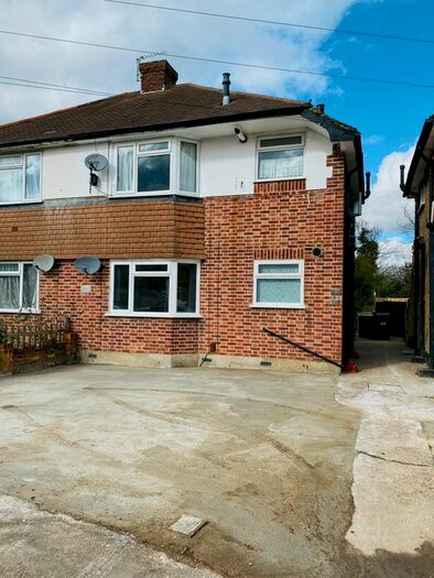 2 Bedroom Maisonette To Rent In Elmcroft Close, Bedfont, TW14