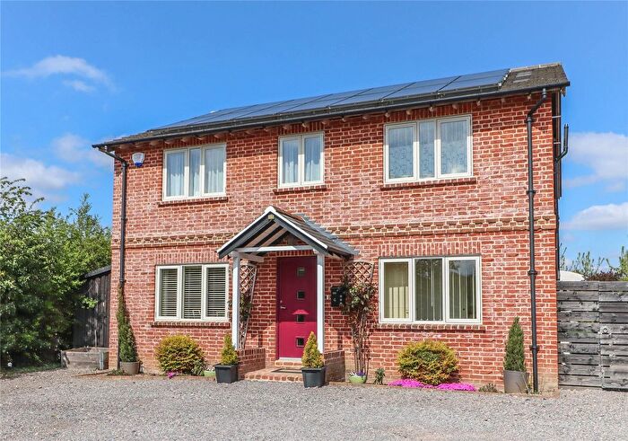 4 Bedroom Detached House For Sale In Walworth Road, Picket Piece, Andover, SP11