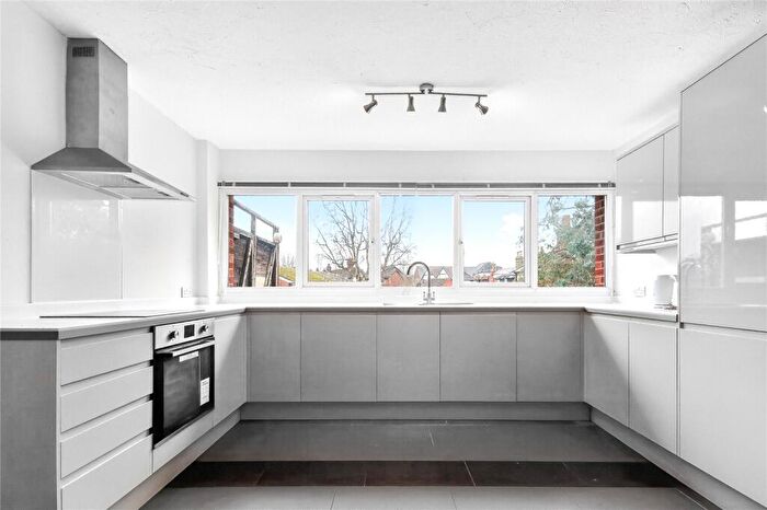 2 Bedroom Apartment To Rent In London Road, Twyford, Reading, Berkshire, RG10
