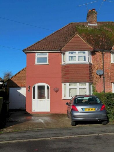 6 Bedroom Semi-Detached House To Rent In Hill View Crescent, Guildford, GU2