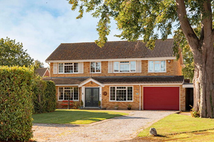 4 Bedroom Detached House For Sale In Netherby Close, Tring, Hertfordshire, HP23