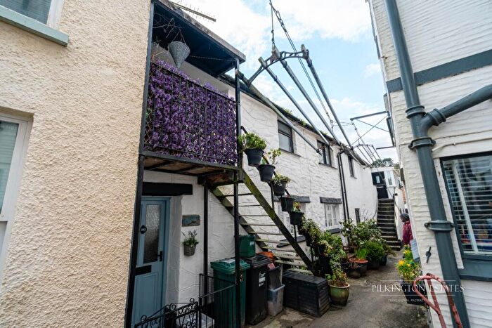 3 Bedroom Apartment For Sale In Bay Street, Looe, Cornwall, PL13