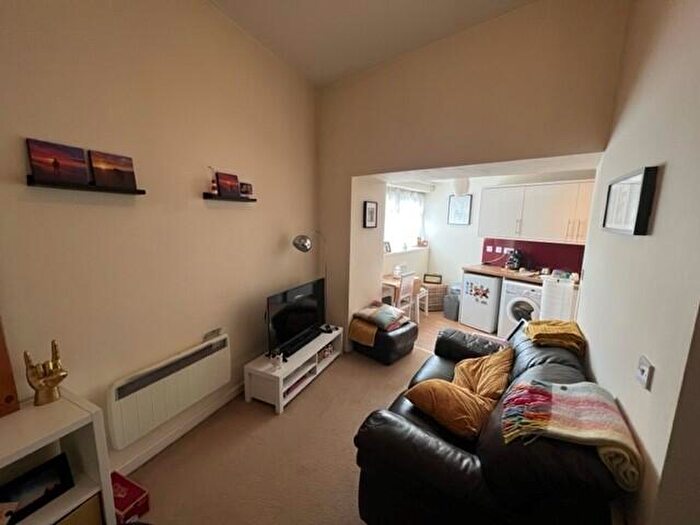 1 Bedroom Flat To Rent In Windway Road, Cardiff, CF5