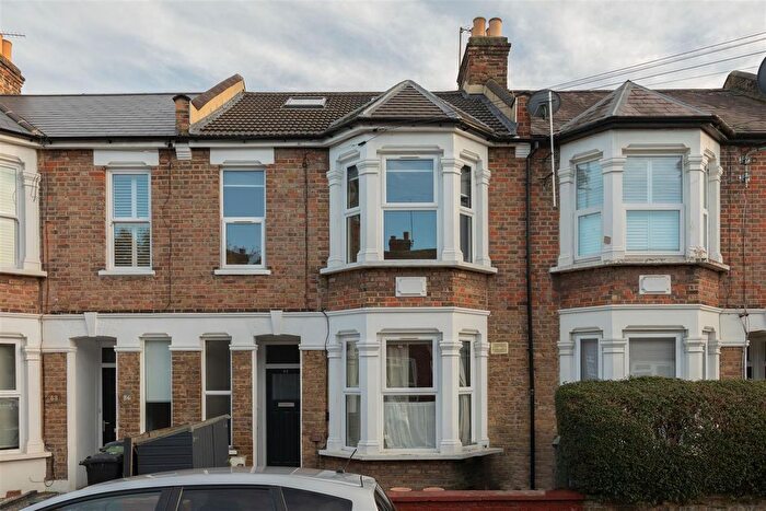 2 Bedroom Flat To Rent In Albert Road, London, E10