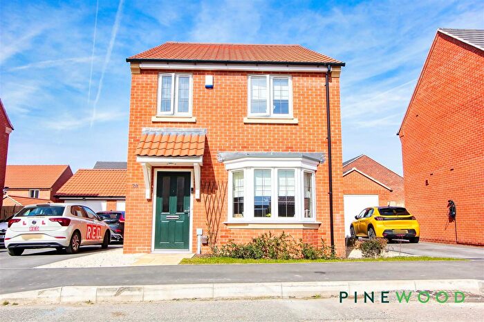 3 Bedroom Detached House For Sale In Hawkshead Way, Dunston, Chesterfield, Derbyshire, S41