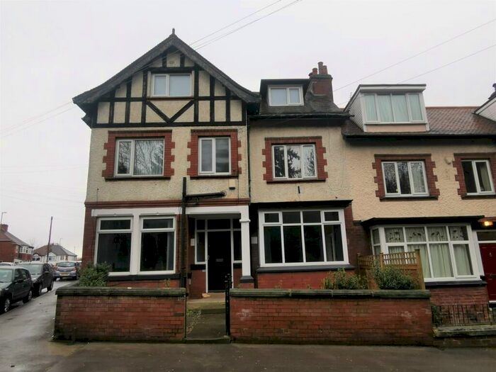 7 Bedroom End Of Terrace House To Rent In Rokeby Gardens, Leeds, LS6