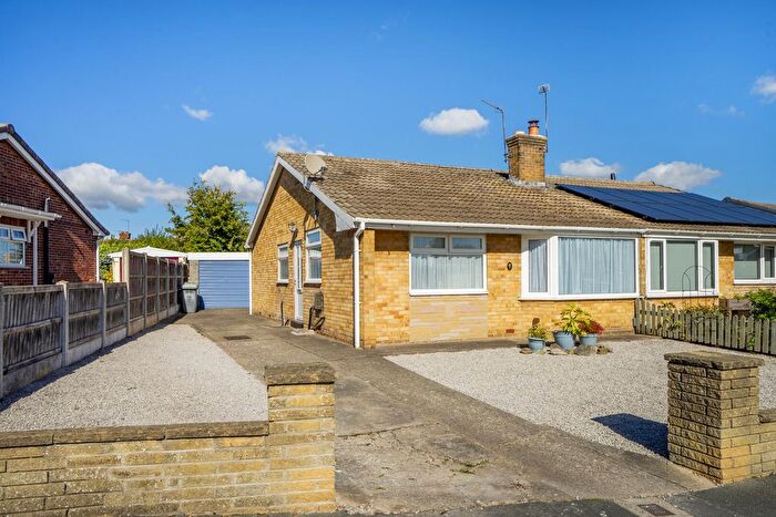 2 Bedroom Bungalow For Sale In Deramore Drive West, York, YO10