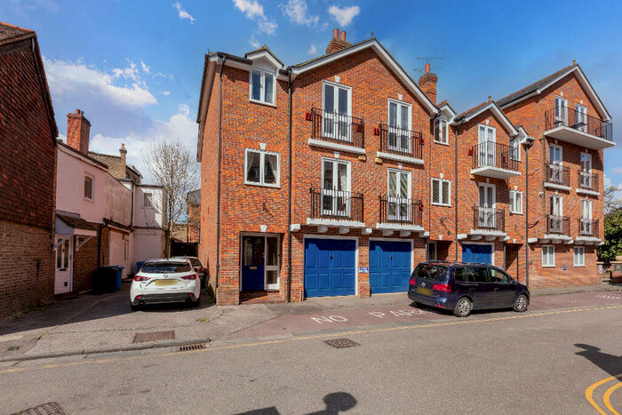 4 Bedroom Town House For Sale In Eton, Windsor, SL4
