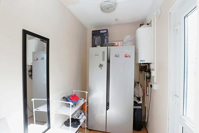 3 Bedroom End Of Terrace House For Sale In Charlotte Road, Sheffield, South Yorkshire, S2