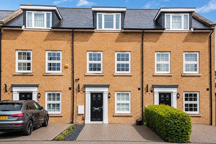 4 Bedroom Town House For Sale In St. Johns Street, Hertford, SG14