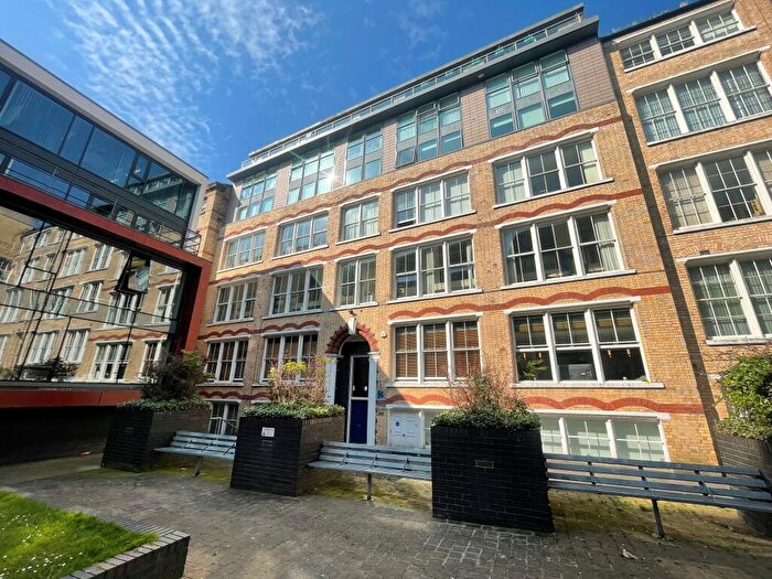 1 Bedroom Apartment To Rent In Sovereign Chambers, Temple Lane, L2