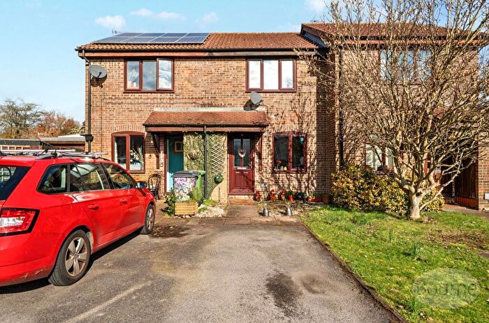 2 Bedroom Terraced House For Sale In York Close, Petersfield, Hampshire, GU32