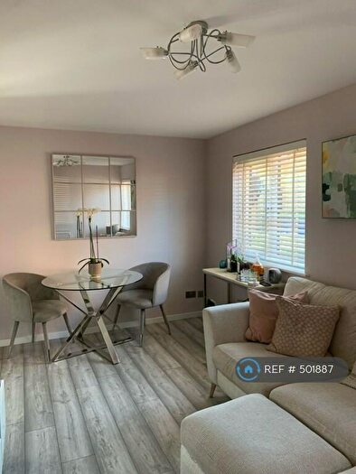 1 Bedroom Flat To Rent In Victory Way, London, SE16