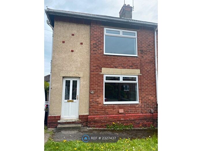 3 Bedroom Semi-Detached House To Rent In Heatons Bank, Rotherham, S62