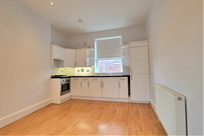 1 Bedroom Flat To Rent In High Street, Penge (), SE20