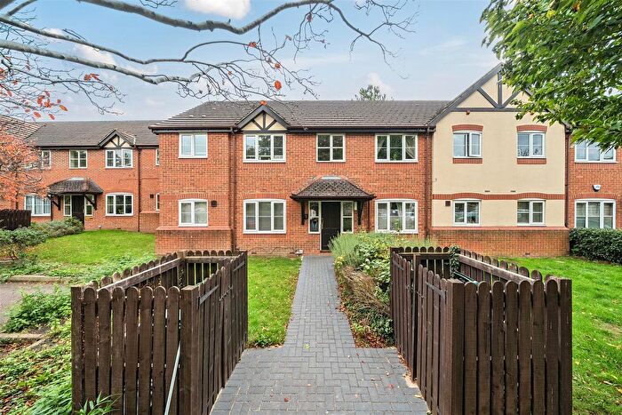 2 Bedroom Flat For Sale In Vine Tree Court, St. Peters Close, Mill End, WD3