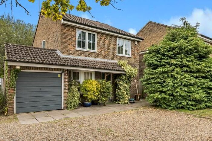 4 Bedroom Detached House To Rent In Sunningdale, Berkshire, SL5