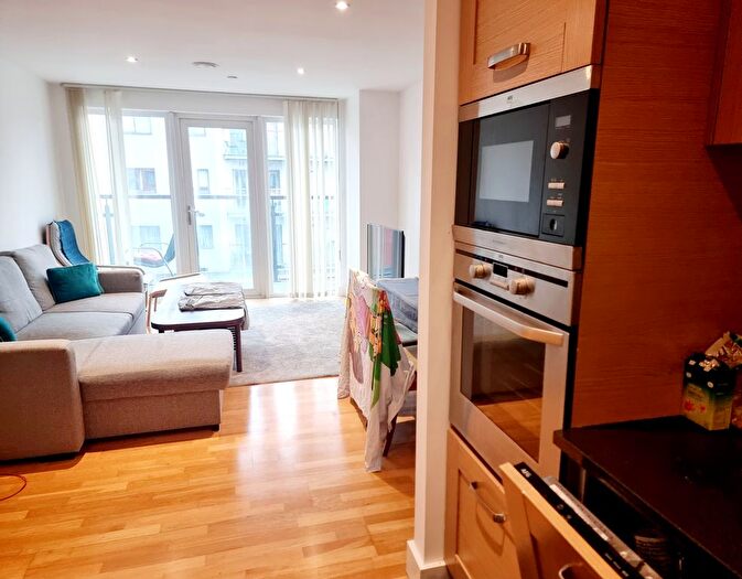 2 Bedroom Flat To Rent In Mast Quay, Woolwich, SE18