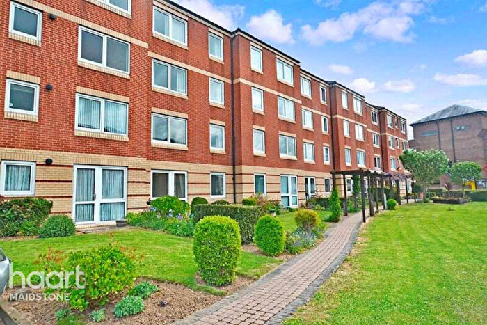 1 Bedroom Apartment For Sale In Queen Anne Road, Maidstone, ME14