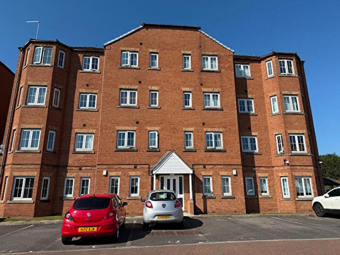 2 Bedroom Apartment For Sale In Chandlers Court, Victoria Dock, Hull, Yorkshire, HU9