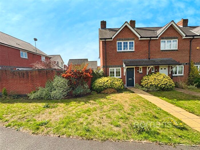 2 Bedroom End Of Terrace House For Sale In Elk Path, Three Mile Cross, Reading, RG7