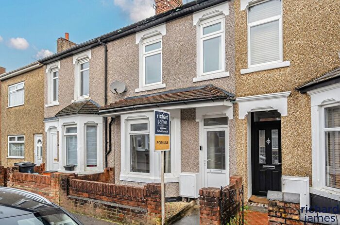 2 Bedroom Terraced House For Sale In Pembroke Street, Old Town, Swindon, SN1