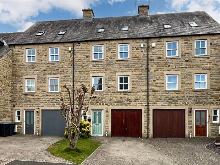 5 Bedroom Terraced House For Sale In Thorngate Place, Barnard Castle, DL12