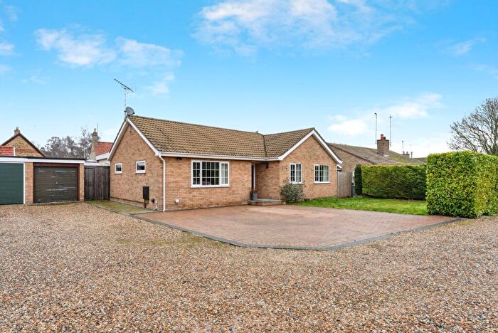 3 Bedroom Bungalow For Sale In Wiggin Close, Barton Mills, Bury St. Edmunds, Suffolk, IP28