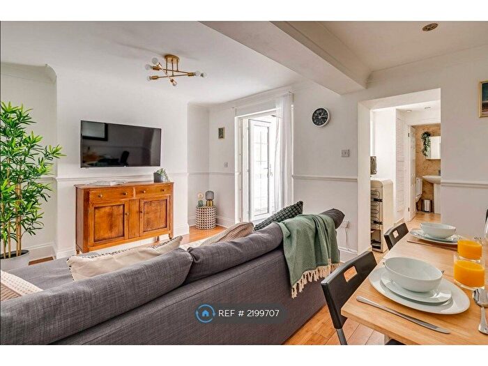 1 Bedroom Flat To Rent In Fairfield Road, London, E3