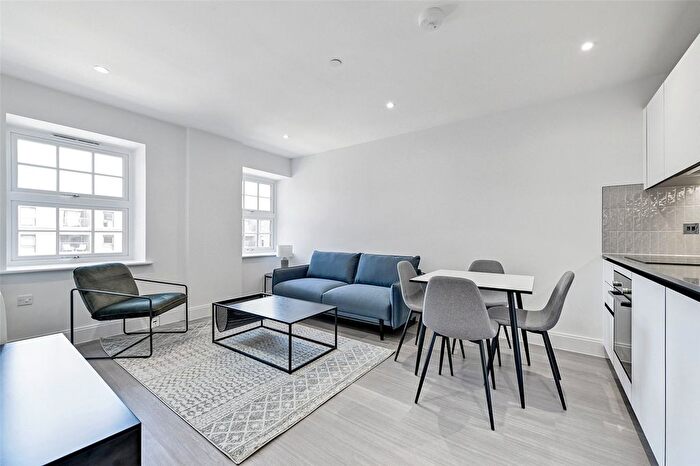 2 Bedroom Flat To Rent In The Factory, Memorial Avenue, Slough, Berkshire, SL1