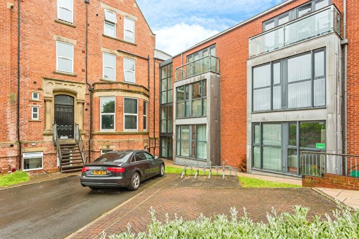 1 Bedroom Flat For Sale In Manygates Park, Wakefield, WF1
