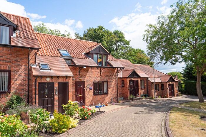 2 Bedroom Flat For Sale In Chancery Court, Acomb, York, YO24