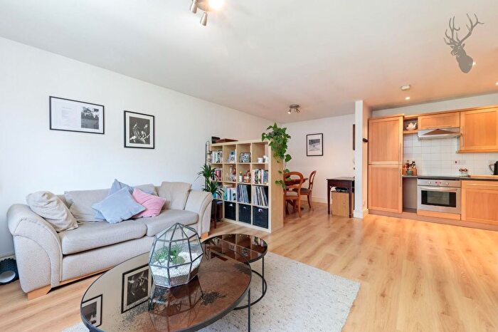 1 Bedroom Flat To Rent In St. Stephens Road, Bow, E3