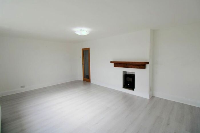 2 Bedroom Flat To Rent In River Drive, South Shields, NE33