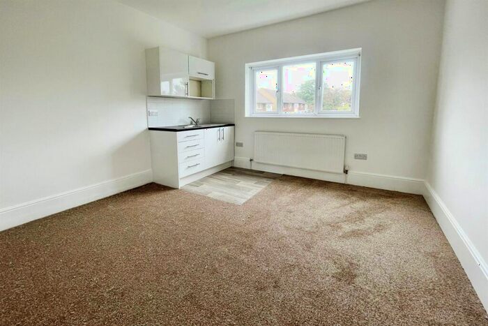 Flat To Rent In Princes Road, RM1