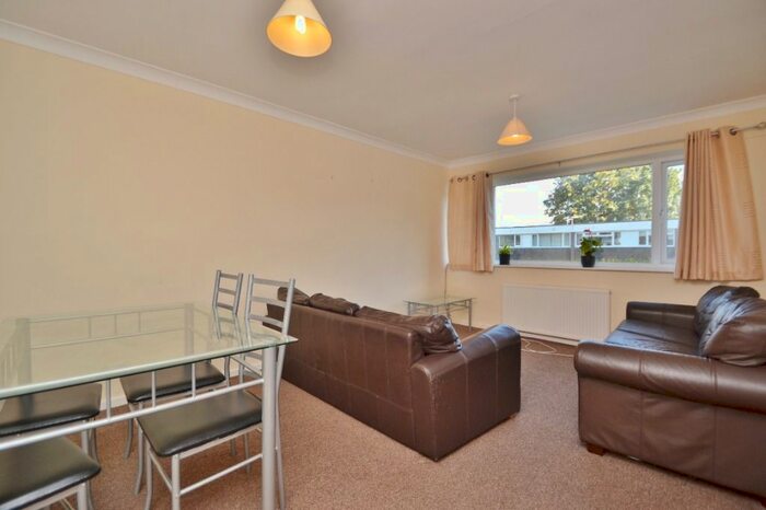 2 Bedroom Flat To Rent In Lane End Court, Alwoodley, Leeds, LS17