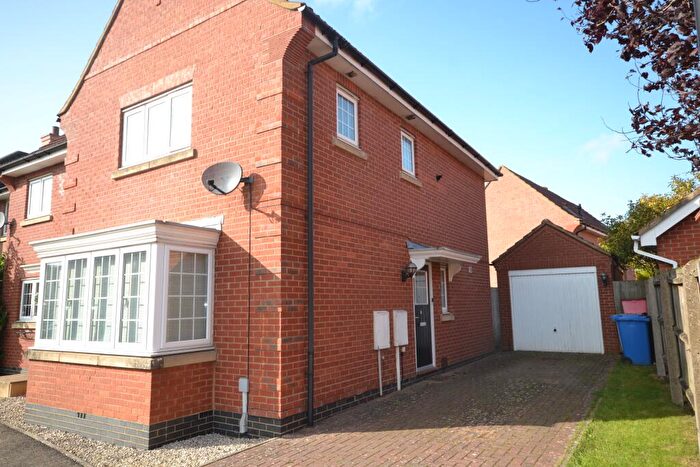 3 Bedroom Semi-Detached House To Rent In Desborough, NN14