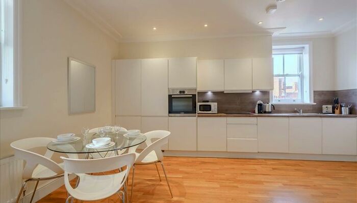 2 Bedroom Flat To Rent In Hamlet Gardens King Street, Ravenscourt Park London, W6