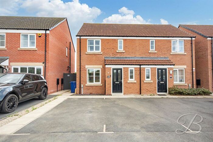 3 Bedroom Town House To Rent In Knights Road, Mansfield, NG19