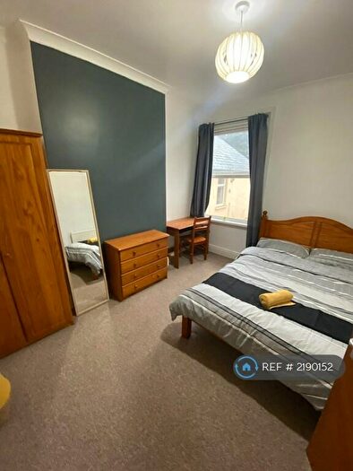 2 Bedroom Flat To Rent In North Road, Cardiff, CF14