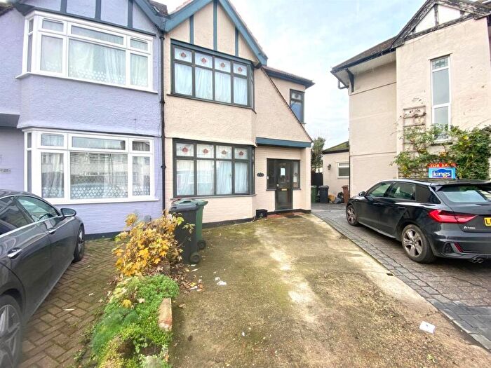 3 Bedroom Semi Detached House For Sale In Hollywood Road, London, E4