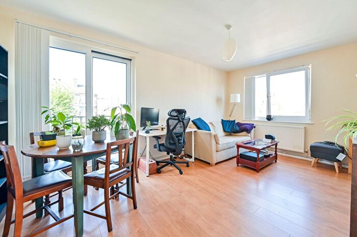 1 Bedroom Flat For Sale In Olney Road, Kennington, London, SE17