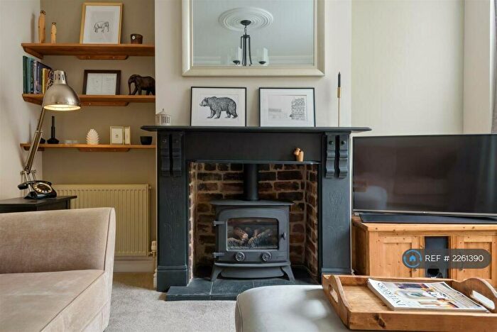 3 Bedroom Terraced House To Rent In Forres Road, Sheffield, S10