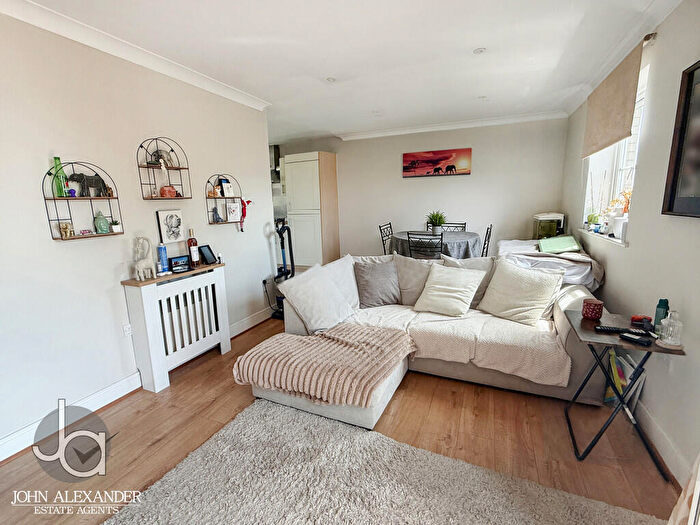 2 Bedroom Flat For Sale In Propelair Way, Braiswick Park, Colchester, CO4